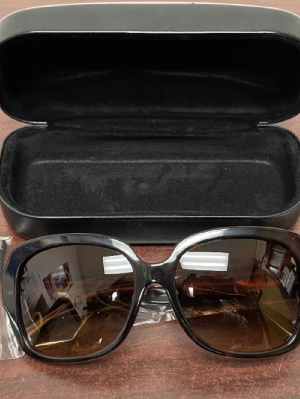 NWT COACH SUNGLASSES WITH HEART SHAPED COACH LOGO ON BOTH SIDES BROWN TORTOISE S